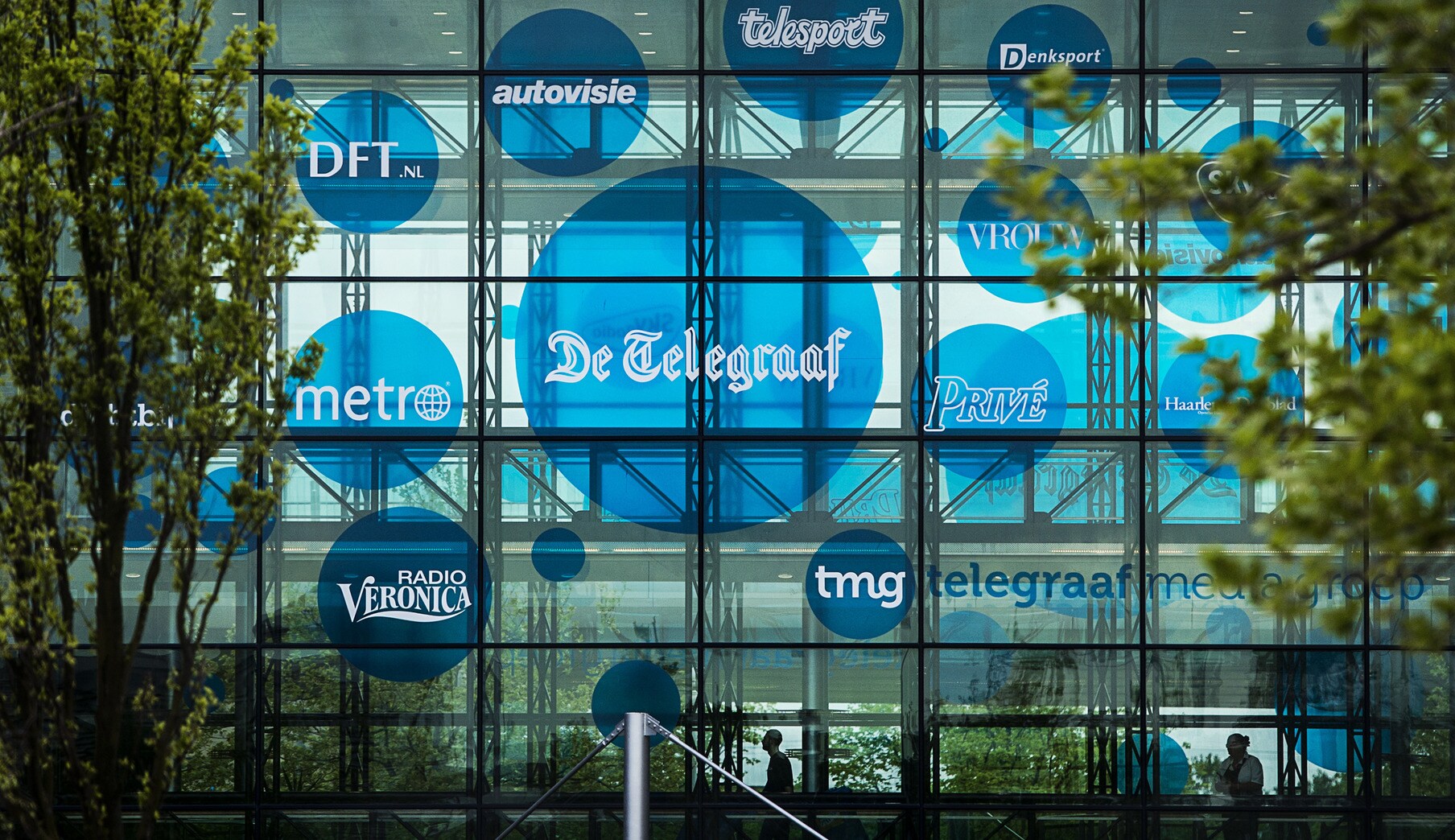 Willem Post in De Telegraaf — Art With a Ferrari Engine