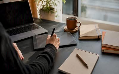 AI versus copywriter: wanneer schakel je wie in?